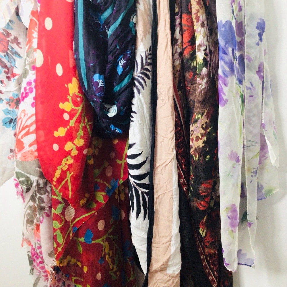 10 Colorful Patterned Scarves Collection - Picture 4 of 6